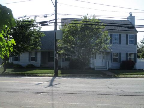 78 Indian Head Rd, Kings Park, NY 11754