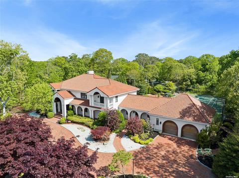 4 Cormorant Dr, Hampton Bays, NY 11946