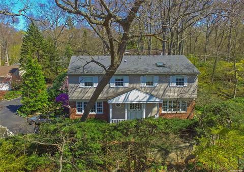90 Vineyard Rd, Huntington, NY 11743