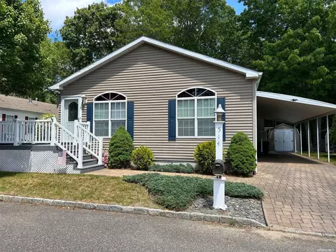 1661-514 Old Country Rd, Riverhead, NY 11901