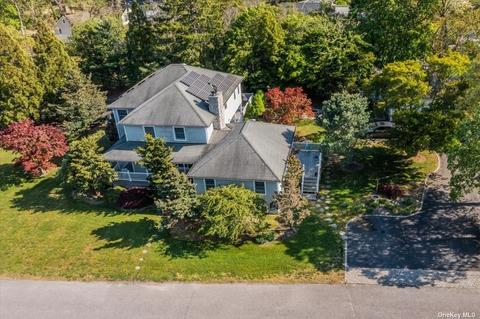 128 Pine Neck Ave, Patchogue, NY 11772