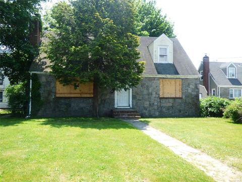 150 Grand Ave, Freeport, NY 11520