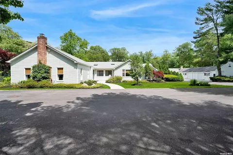 5 Taylor Ct, Lattingtown, NY 11560