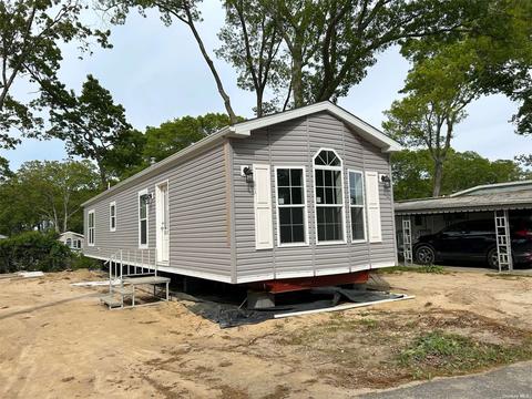 1661-188 Old Country Rd, Riverhead, NY 11901