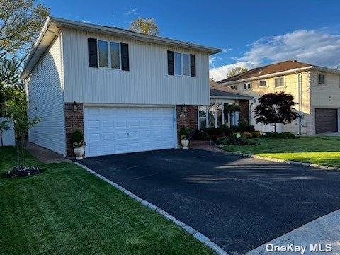 35 Steven Dr, Hewlett, NY 11557