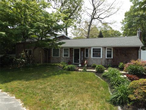 26 Laurel St, Centereach, NY 11720