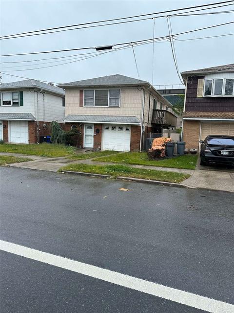 161-15 92nd St, Howard Beach, NY 11414