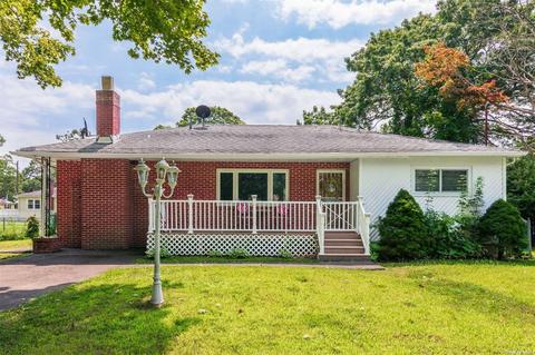 110 Pine Rd, Mastic Beach, NY 11951