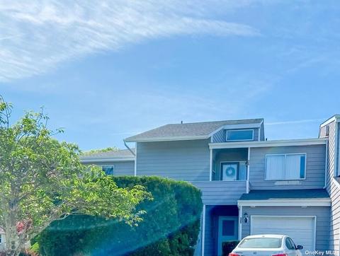 36 Vista Dr #S, Manorville, NY 11949