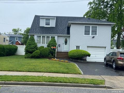 3606 Tuscala St, Seaford, NY 11783