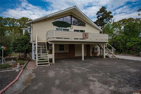 10 Beach Plum Ln, Nissequogue, NY 11780