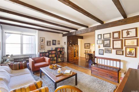 3940 52nd St #4D, Woodside, NY 11377