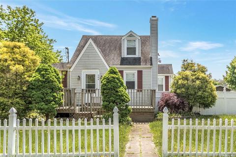 264 Elm Rd, Mastic Beach, NY 11951