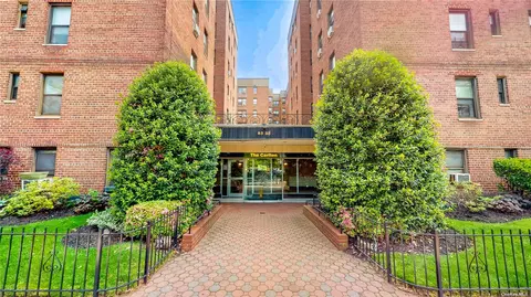 83-35 139th St #1N, Briarwood, NY 11435