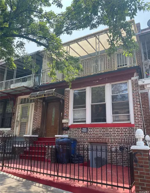 516 40th St, Brooklyn, NY 11232
