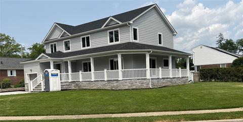 11 East St, New Hyde Park, NY 11040
