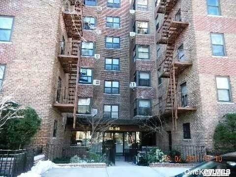 91-10 32 Ave #E402, East Elmhurst, NY 11369