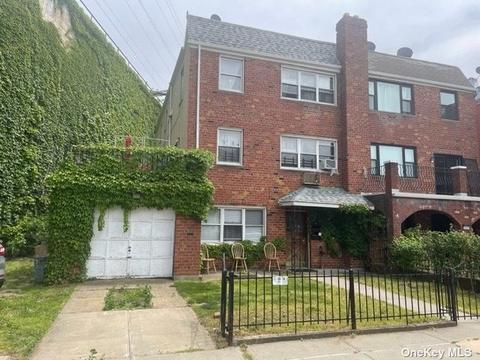23-33 38th St, Astoria, NY 11105