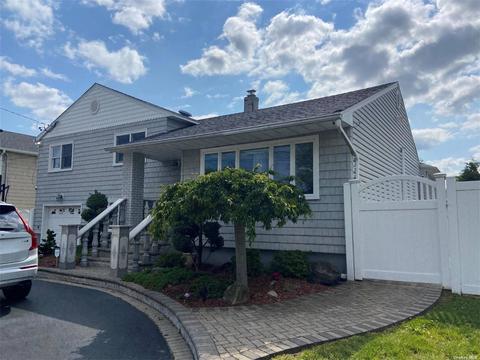 229 Island Parkway W Pkwy, Island Park, NY 11558