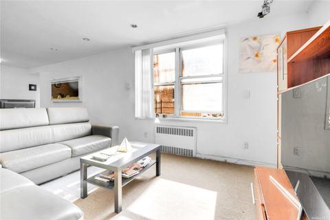 27-04 Parsons Blvd #1F, Flushing, NY 11354