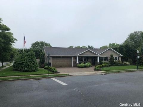 190 Voorhis Ave, Rockville Centre, NY 11570