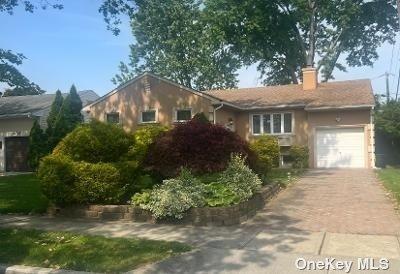 44 Brook Rd, Valley Stream, NY 11581