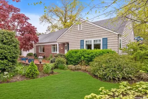 1299 Seawane Dr, Hewlett Harbor, NY 11557