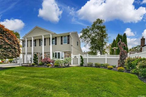 13 Carto Cir, Deer Park, NY 11729