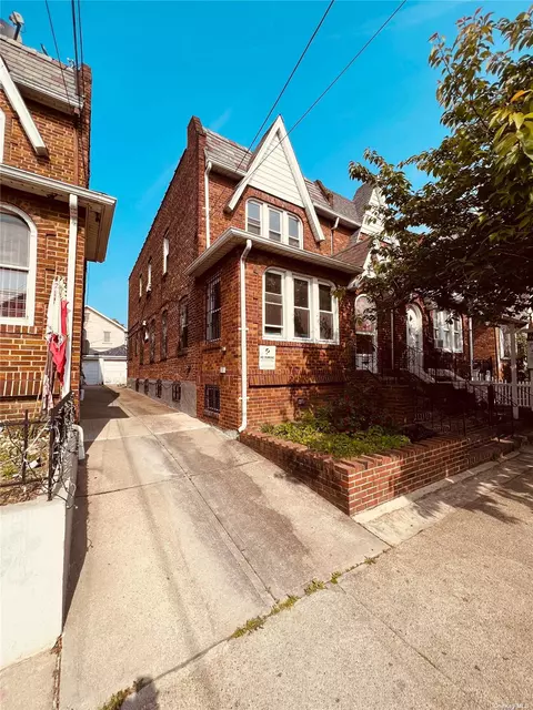101-51 114th St, Richmond Hill, NY 11418