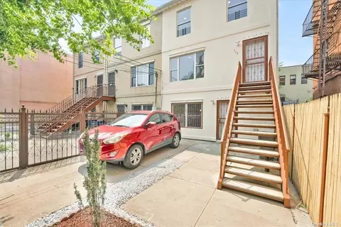 762 E 161st St, Bronx, NY 10456