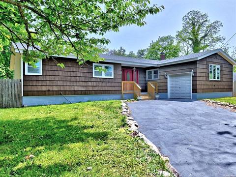 111 Orchid Dr, Mastic Beach, NY 11951