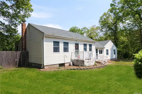 7 Firdale St, Centereach, NY 11720