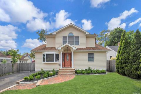 405 2nd St, East Northport, NY 11731