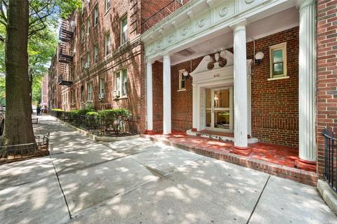 41 30 46 St #5O, Sunnyside, NY 11104