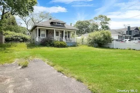 87 Willett Ave, Sayville, NY 11782