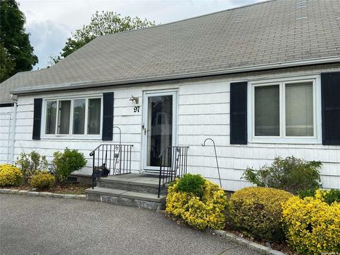 97 E Raymond Ave, Roosevelt, NY 11575
