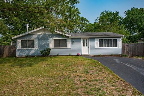 47 Riviera Dr, Selden, NY 11784