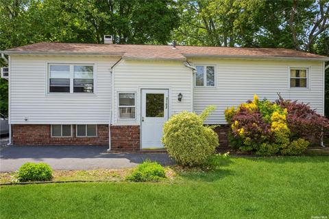 3102 Sipp Ave, Medford, NY 11763