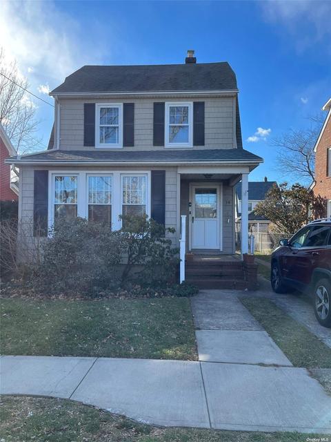 39 Violet Ave, Mineola, NY 11501
