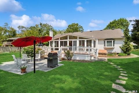 1061 Peconic Bay Blvd, South Jamesport, NY 11970