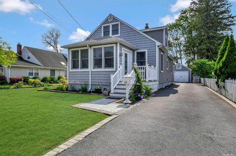 164 Church Ave, Islip, NY 11751