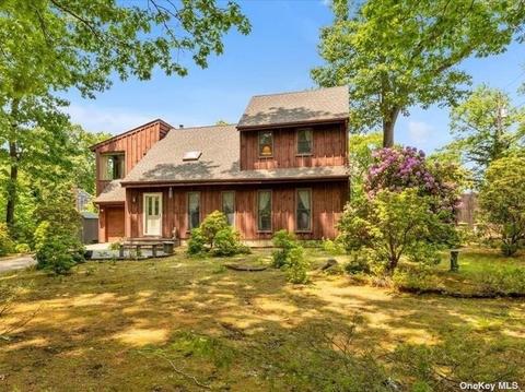 19 Sycamore Pl, East Northport, NY 11731