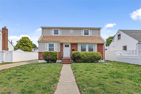 717 Windsor Rd, Uniondale, NY 11553