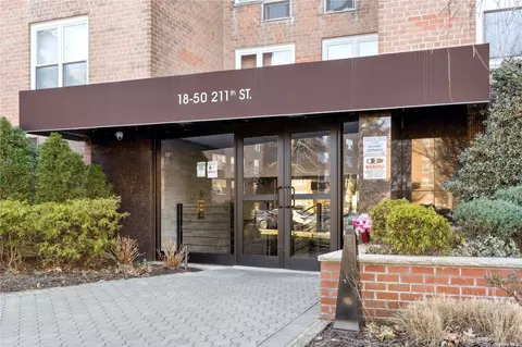 18-50 211th St #4C, Bayside, NY 11360