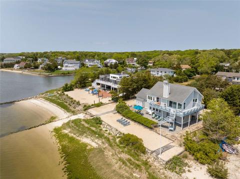 3 Marinea Pl, Hampton Bays, NY 11946