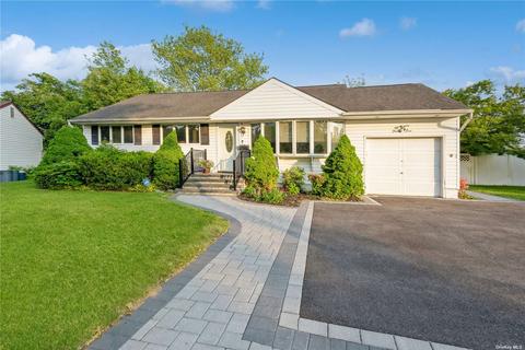 25 Sheridan St, Old Bethpage, NY 11804
