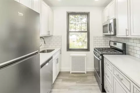 70-71 B Park Dr E #B, Kew Garden Hills, NY 11367