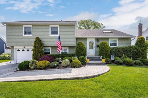 81 Merritt Ave, Massapequa, NY 11758