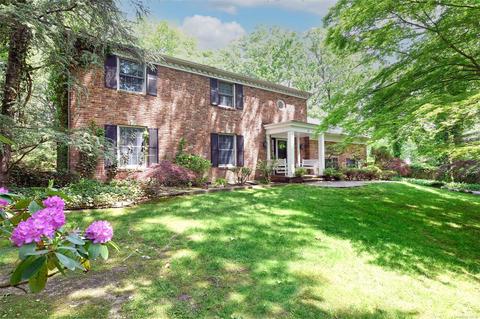 27 Ebbtide Ln, Dix Hills, NY 11746