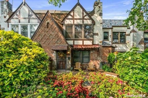 68-23 Ingram St, Forest Hills, NY 11375